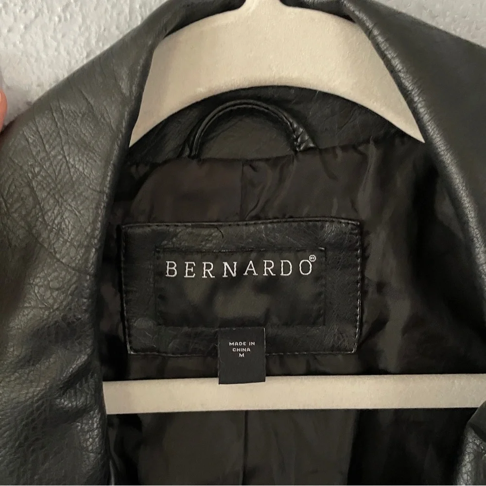 Bernardo Black Leather Motorcycle Moto Jacket Womens Size M - Picture 9 of 9